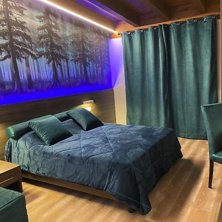 Oasilandia Bed and Breakfast Dorno Buitenkant foto