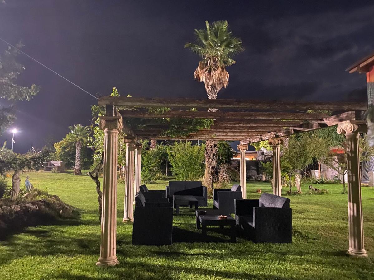Oasilandia Bed and Breakfast Dorno Buitenkant foto