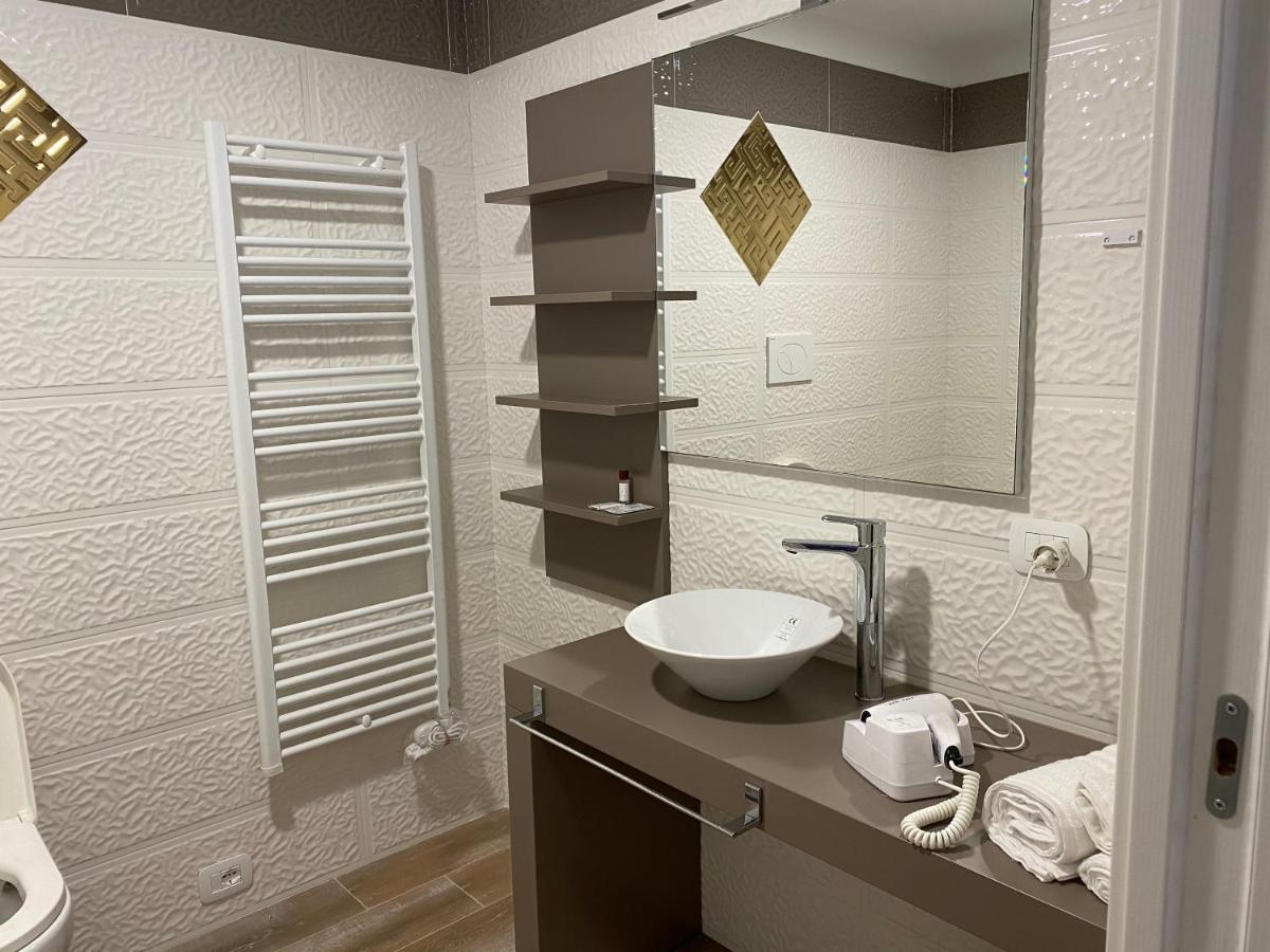 Oasilandia Bed and Breakfast Dorno Buitenkant foto
